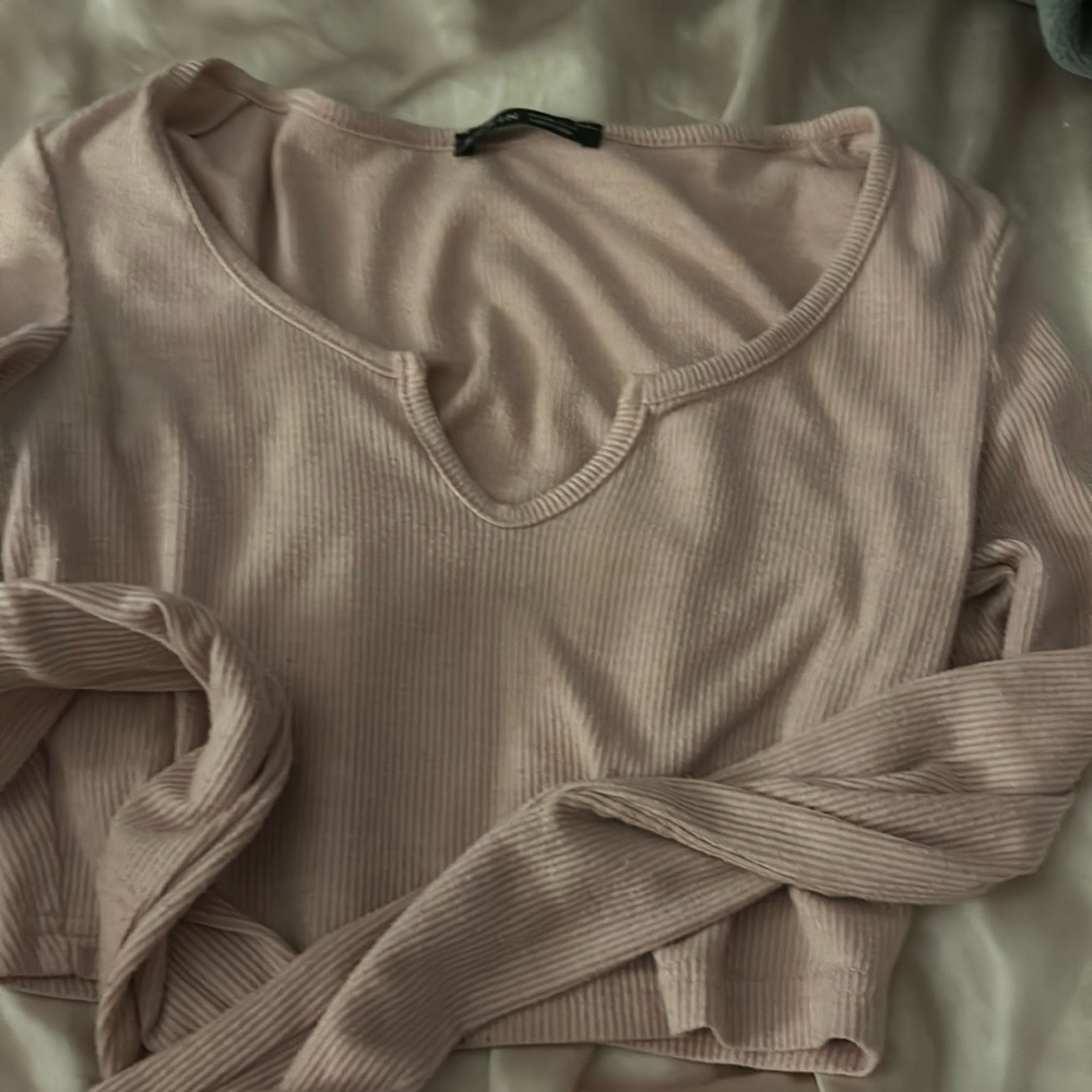 pink top